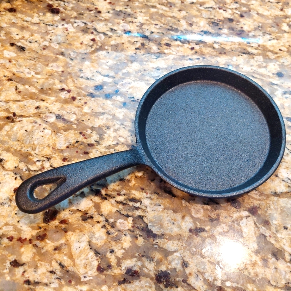 Mini Cast Iron Skillet 5"
